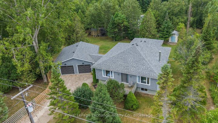 251 St Arnaud Street  Huron-Kinloss ON N0G 2R0 photo