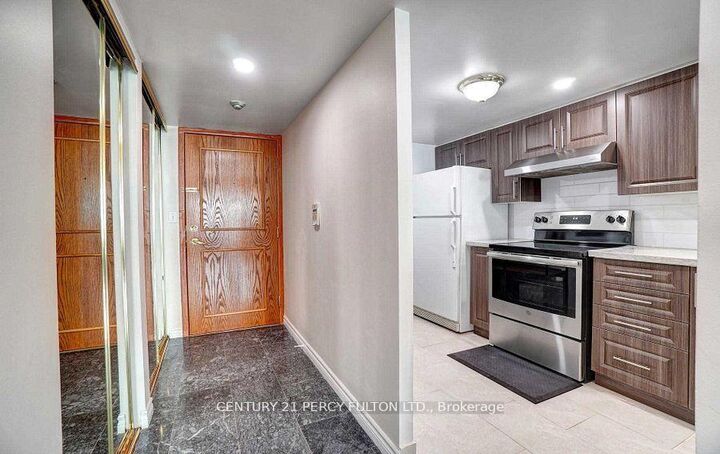 Photo de la propriété:  8 Lee Centre Drive 806  ON M1H 3H8 