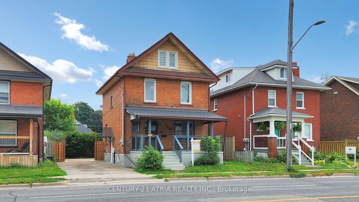 Photo de la propriété:  149 Adelaide Avenue E  ON L1G 1Z2 