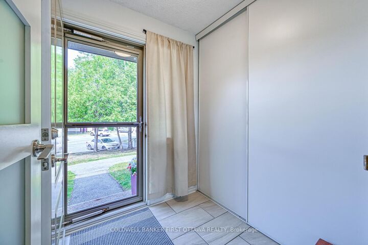 Photo de la propriété:  154 McClintock Way  ON K2L 2A4 