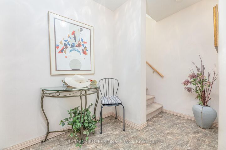 Property Photo: 11 Wincott Drive 907 ON M9R 2R9