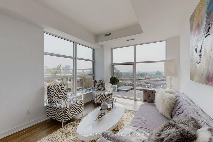 Photo de la propriété: 1787 St Clair Avenue 607 ON M6N 1J6