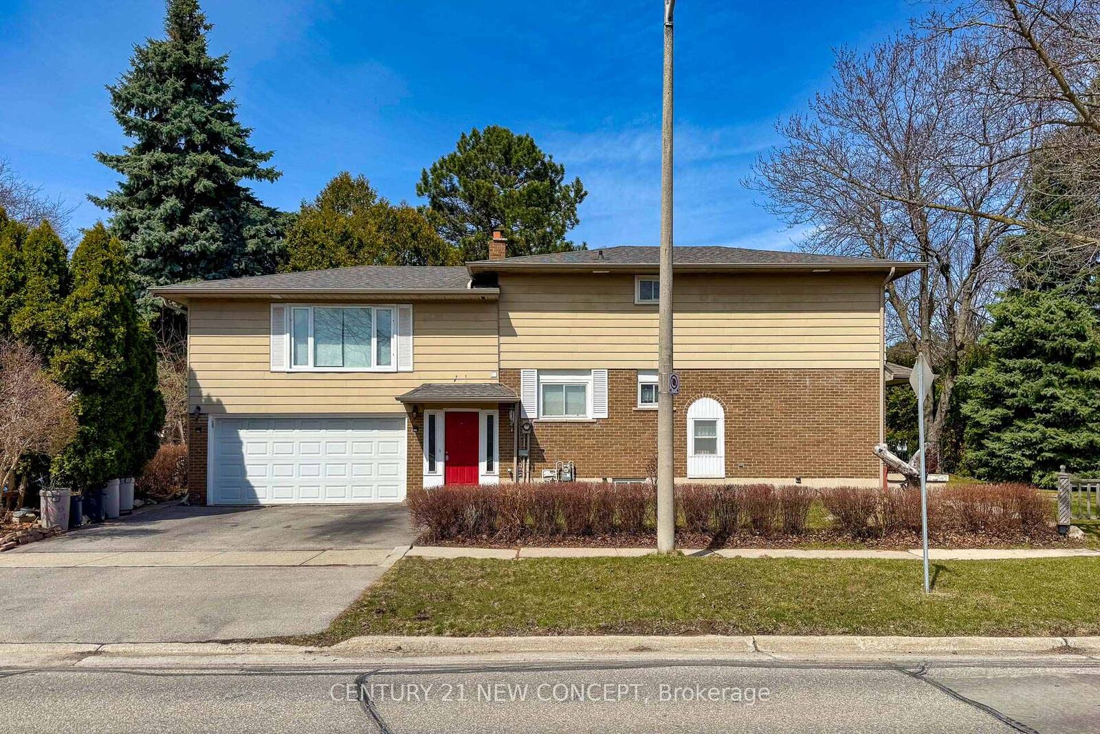 Property Photo:  214 Vance Drive  ON L6L 3K9 