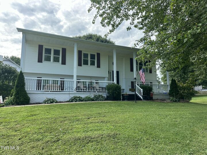 Property Photo: 1 Windsor Court TN 37601