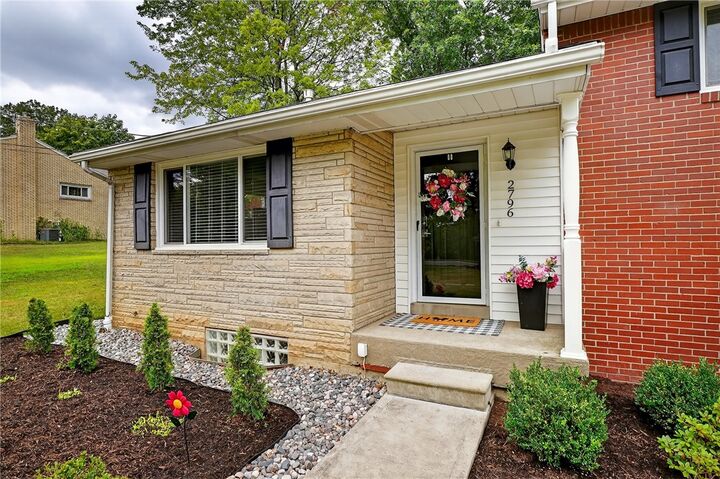 Property Photo:  2796 Clearview Rd  PA 15101 