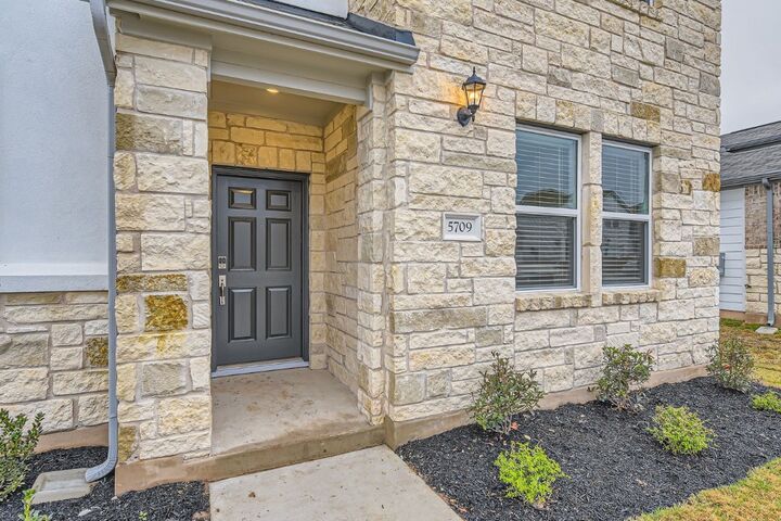 Property Photo: 5709 Beverly Prairie Road TX 78617