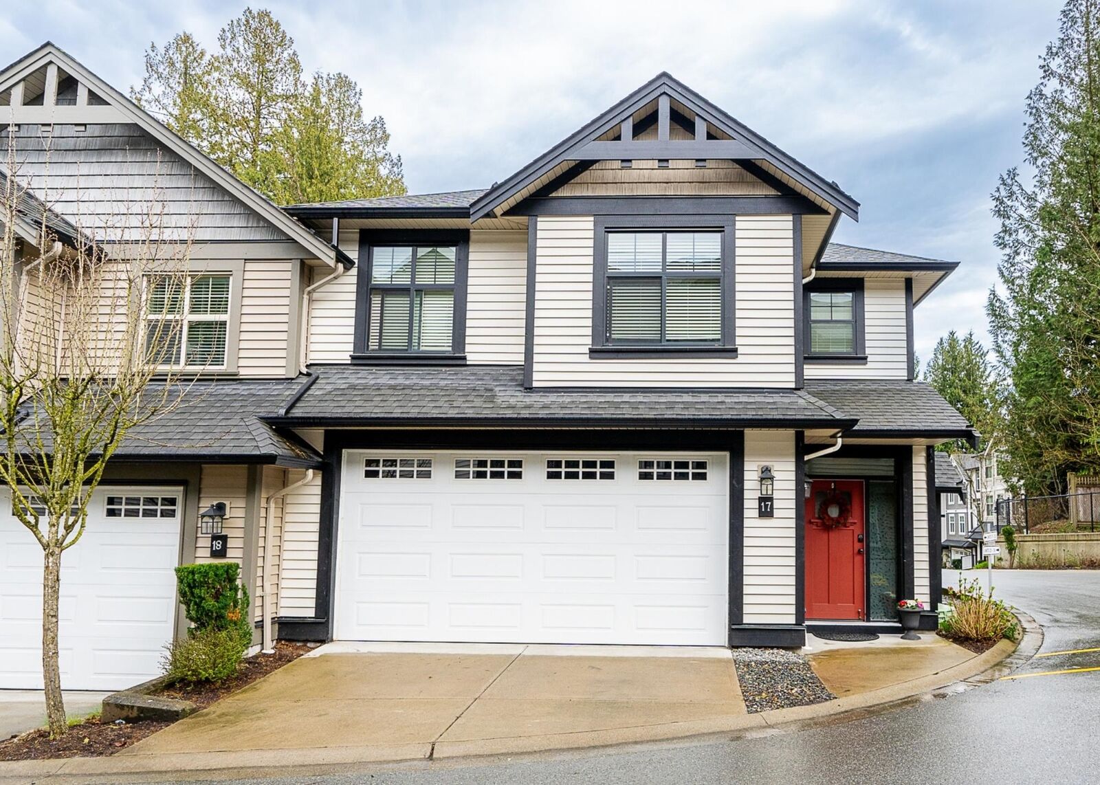 Property Photo: 35298 Marshall Road 17 BC V3G 0E2