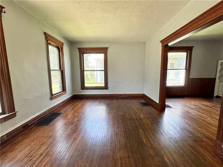 Property Photo:  513 Herrick Street  NY 14904 