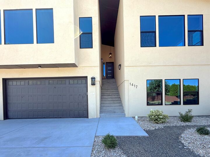 Property Photo: 1417 E Shenandoah Dr ID 83712