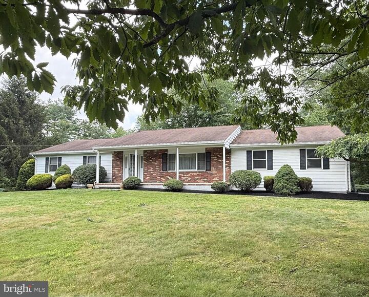 15 Christina Lane  Robbinsville NJ 08691 photo
