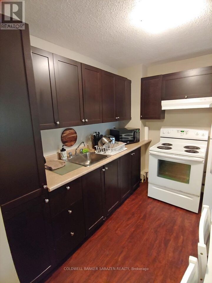 Property Photo:  204 Bruyere Street  ON K1N 5E3 