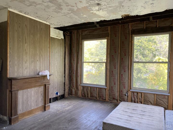 Property Photo: 1723 Montrose Street OH 45214