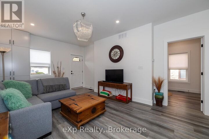 Property Photo: 360 Frank Street ON N0H 2T0