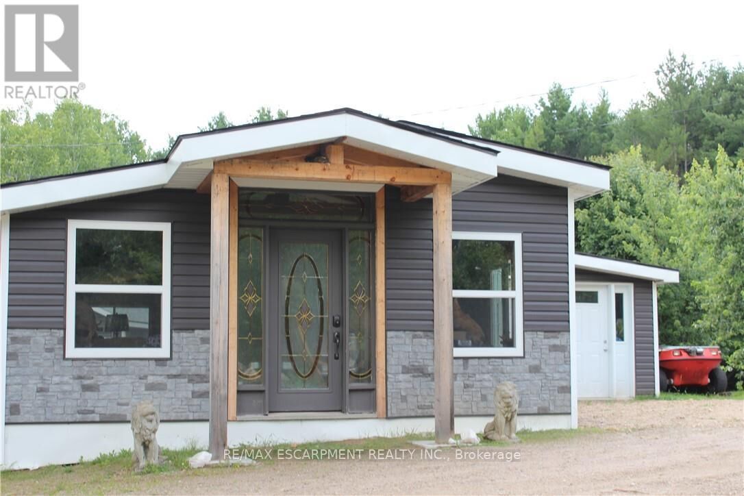 Photo de la propriété:  26797 Highway 60 Highway  ON K0J 2M0 