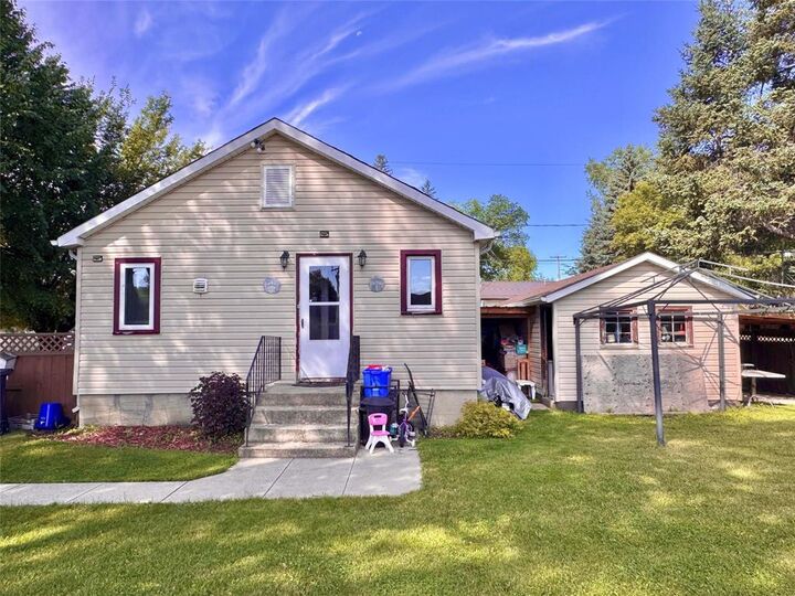 221 Ellen Street  Neepawa MB R0J 1H0 photo