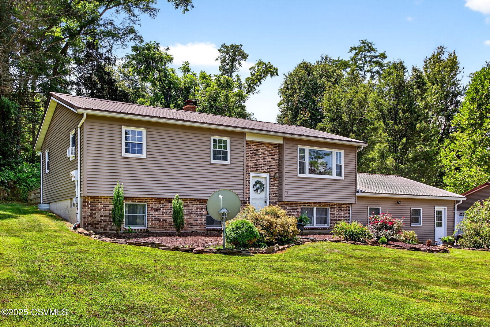 Property Photo:  584 Susquehanna Road  PA 17820 