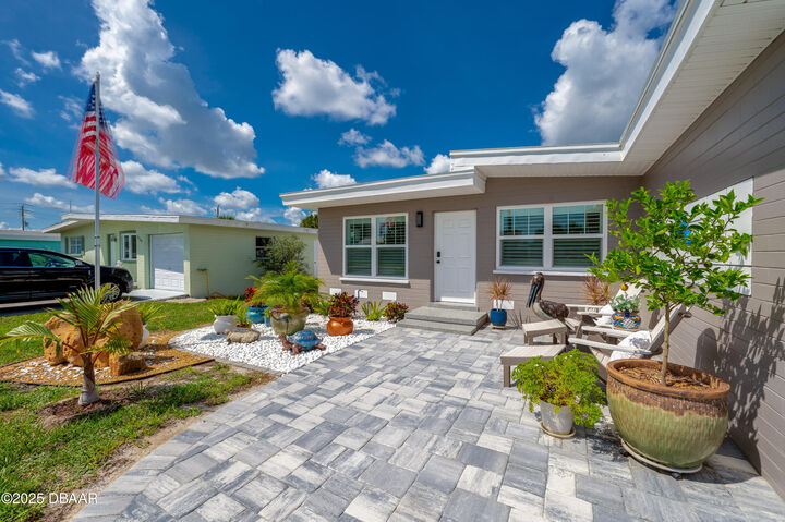 Property Photo: 3244 S Peninsula Drive FL 32127