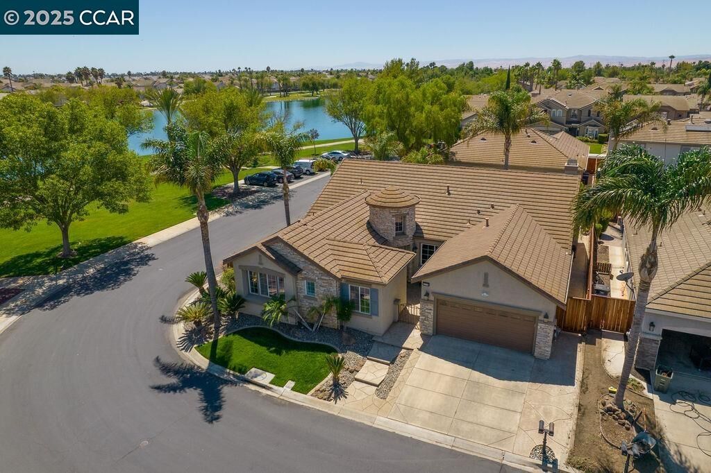 Property Photo: 2078 Bridgeport Loop CA 94505