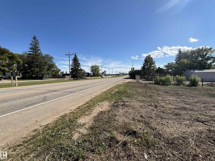 Property Photo:  4513 52 Street  AB T9X 0A2 