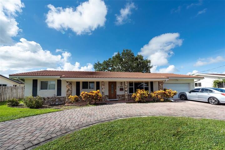 Property Photo:  7200 NW 10th Ct  FL 33313 