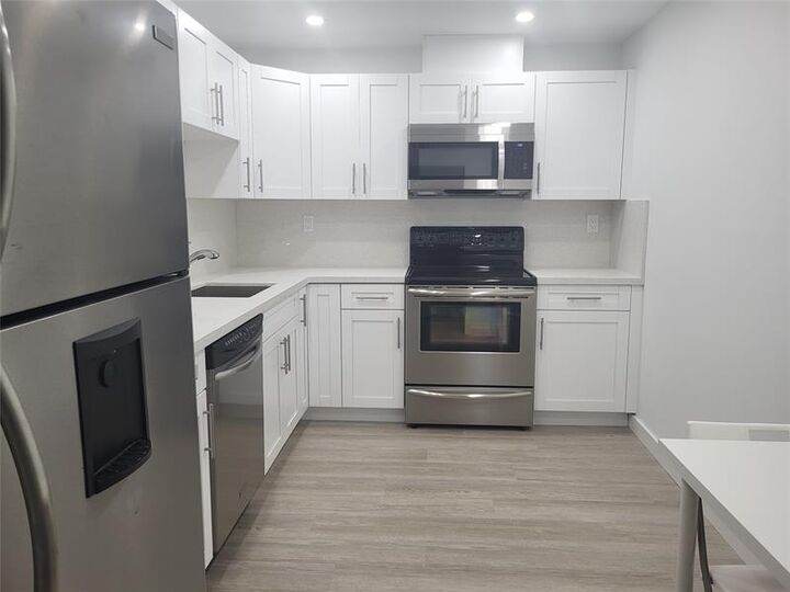 Property Photo:  10777 W Sample Rd 904  FL 33065 