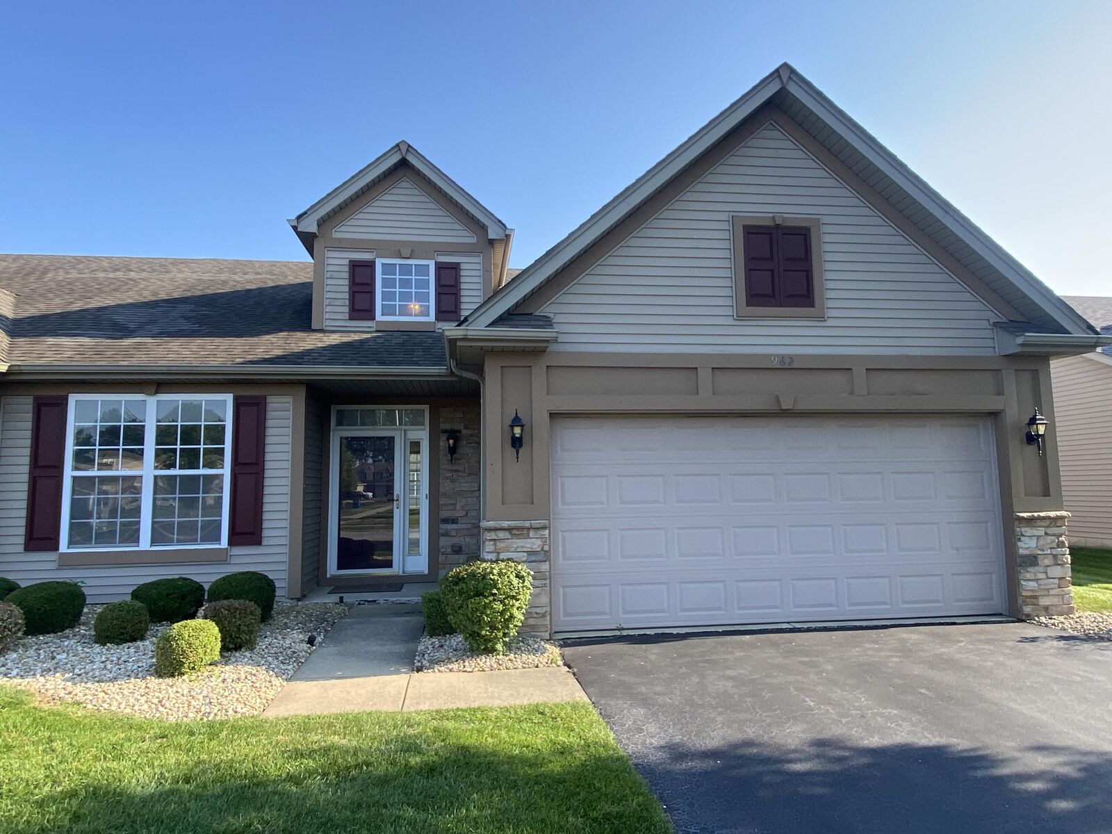 Property Photo:  962 Flagstone Drive  IN 46311 