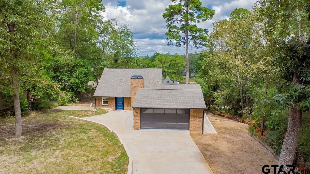Property Photo: 309 Rosewood TX 75771