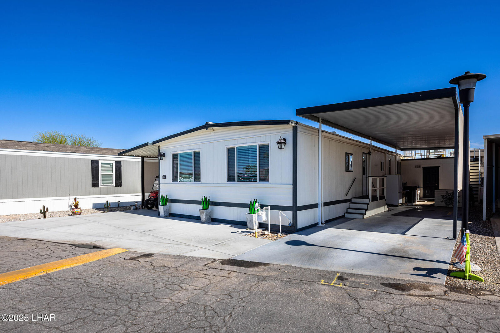 Property Photo: 601 Beachcomber Blvd 404 AZ 86403