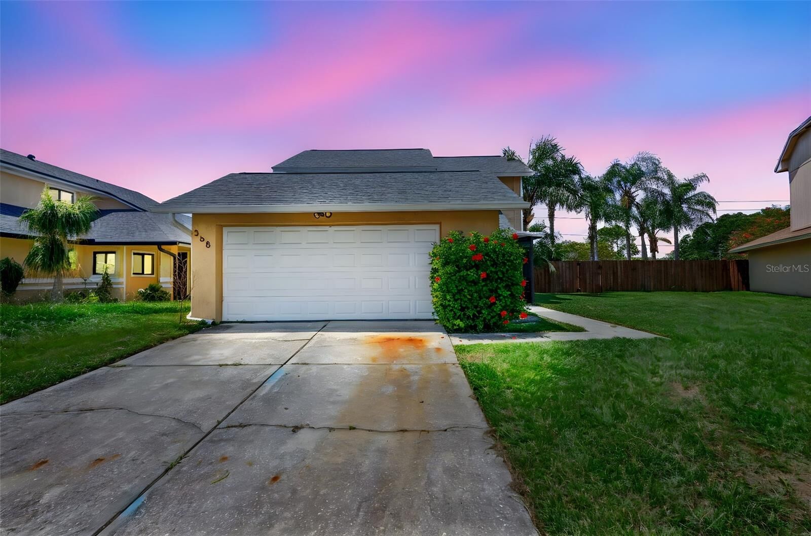 Property Photo: 368 Amethyst Court FL 32746