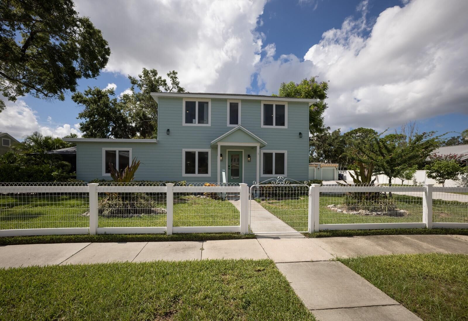 Property Photo:  1411 4th Street W  FL 34221 
