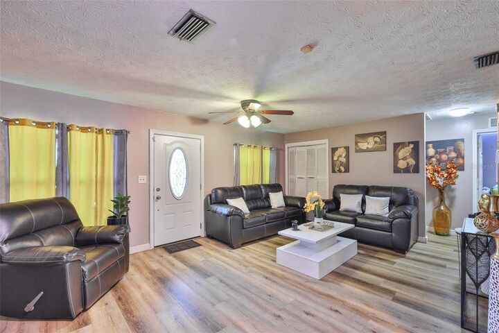 Property Photo: 10009 N 22nd Street FL 33612
