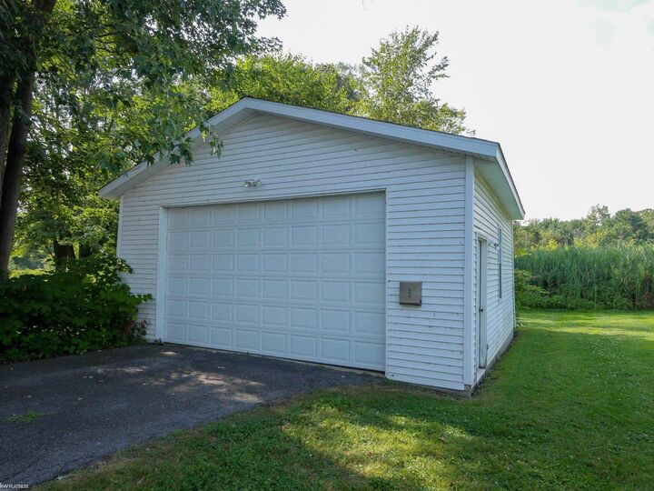 Property Photo:  5054 Gratiot Avenue  MI 48079 