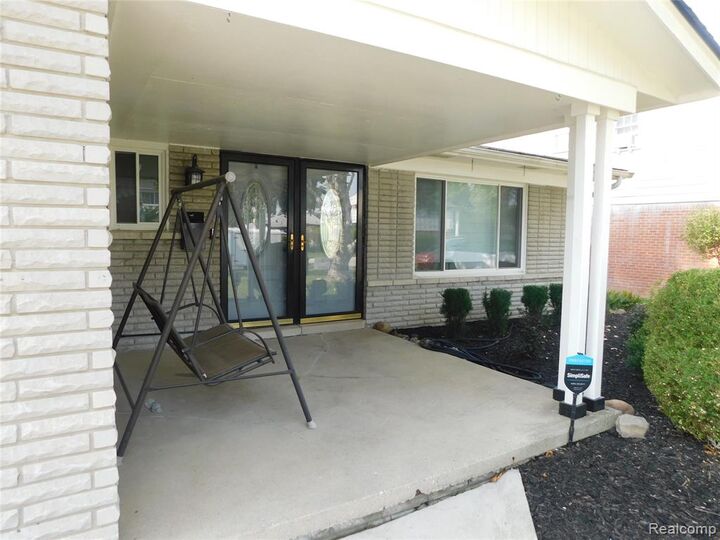 Property Photo: 11126 Fairway Drive MI 48312 4938