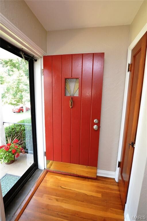 Property Photo:  428 Julian Place  MO 63122 