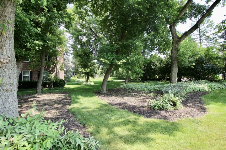 Property Photo: 430 Bunker Hill Dr WI 53005