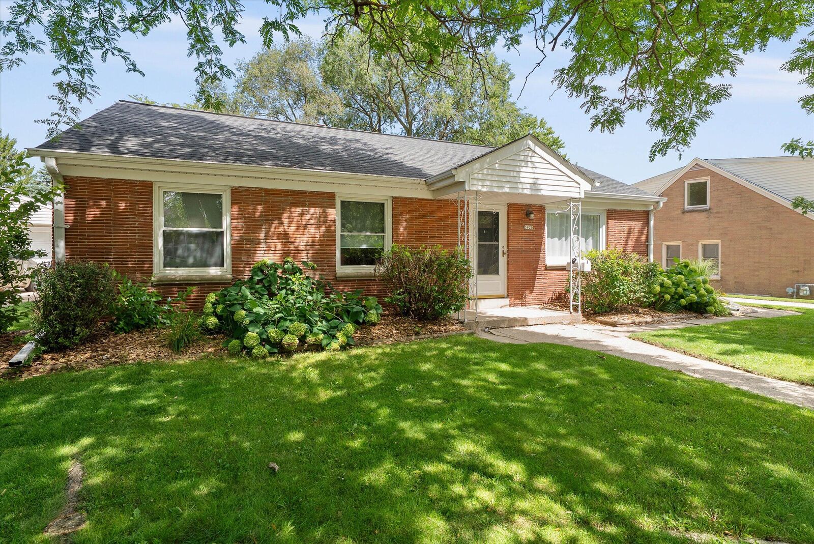 Property Photo: 3920 E Elser Ave WI 53110