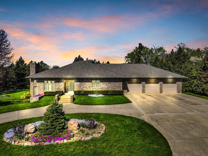 Property Photo:  2132 Esquire Ln  WI 53406 