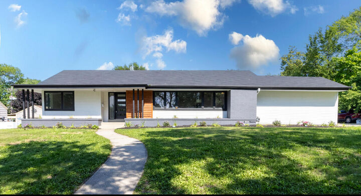 3320 S Whitnall Ave  Milwaukee WI 53207 photo