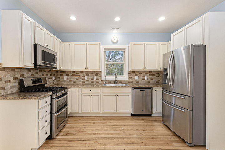 Property Photo:  1313 Washington Avenue  MI 49417 