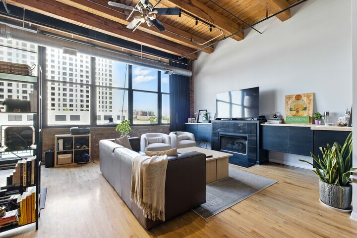 Property Photo: 1243 S Wabash Avenue 401 IL 60605