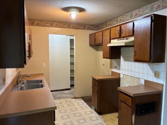 Property Photo:  3310 Acorn Court  IL 60504 