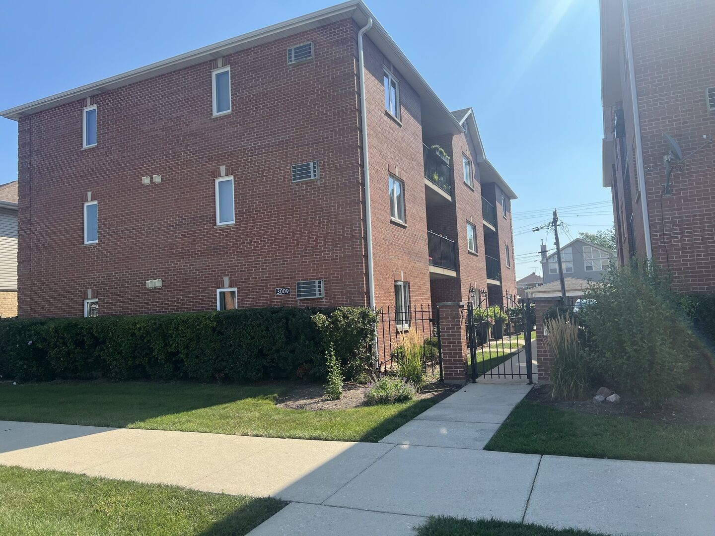 Property Photo:  3009 N Oriole Avenue 103  IL 60707 