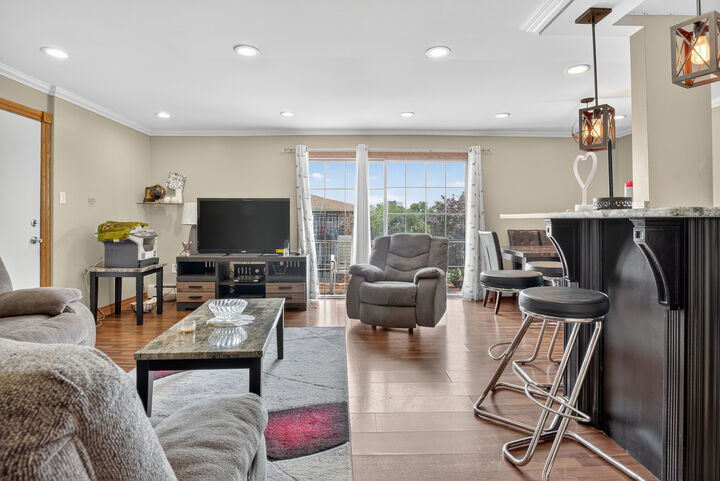 Property Photo:  7048 Oconnell Drive 3W  IL 60415 