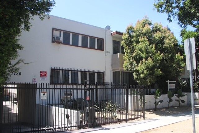 Property Photo: 7730 Lexington Avenue 202 CA 90046