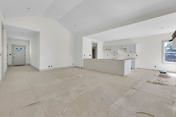 Property Photo:  704 Eva Dr  TN 37042 
