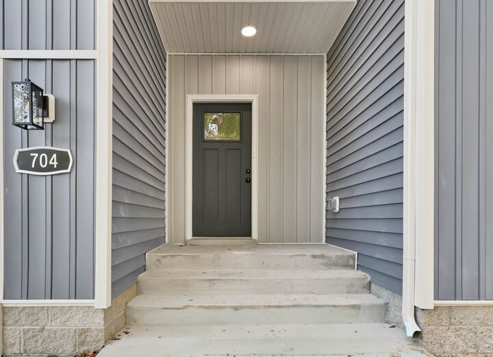 Property Photo: 704 Eva Dr TN 37042