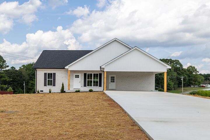 Property Photo:  45 Baker Ct  TN 38464 