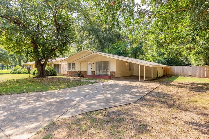 Property Photo:  322 Lenwood  TX 75964 