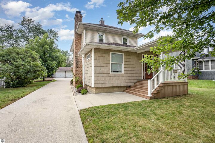 Property Photo:  3915 N Mission  MI 48878 