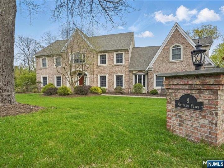 Property Photo:  8 Matthew Place  NJ 07430 
